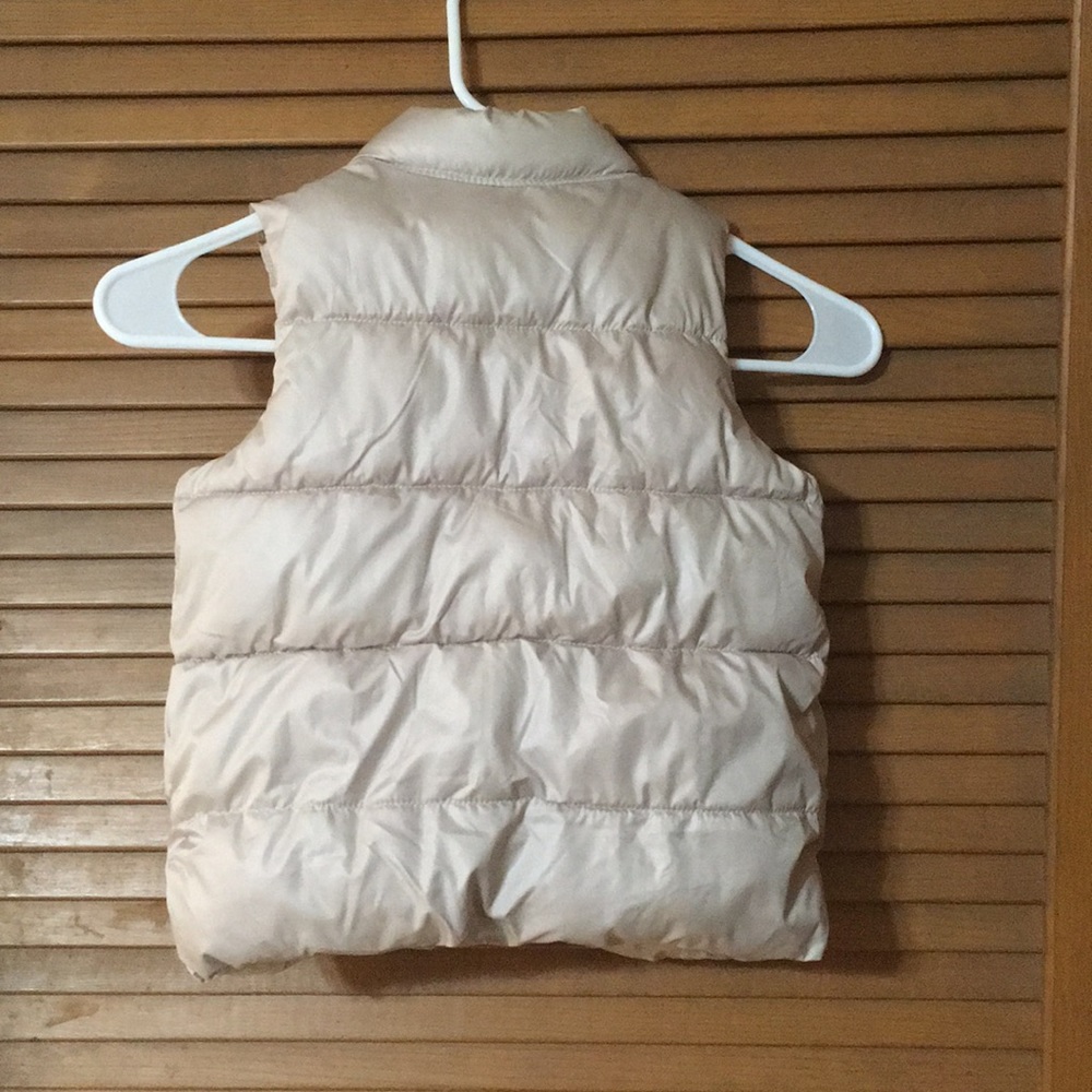 Old Navy rose gold puffer vest size 4T worn once...... P-2 - Picture 6 of 6